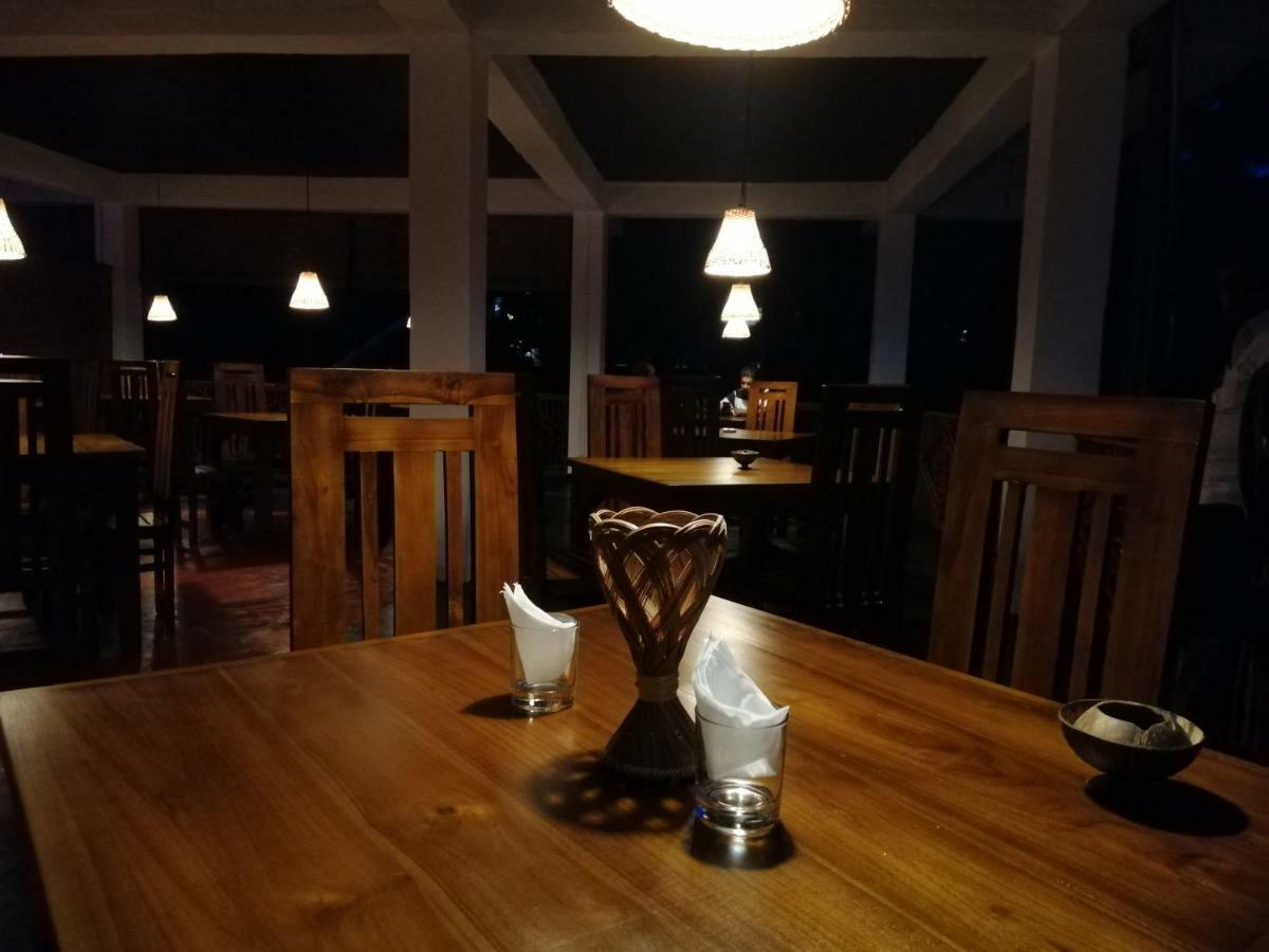 Macnara Travellers Inn รัตนปุระ ภายนอก รูปภาพ